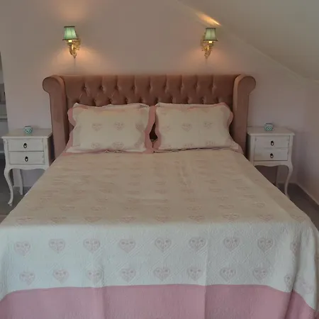 Beyaz Ev - Adult Only +15 3*