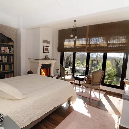 Beyaz Ev - Adult Only +15 3*