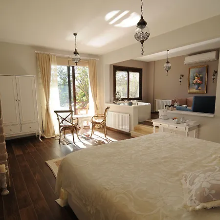 Beyaz Ev - Adult Only +15 3*