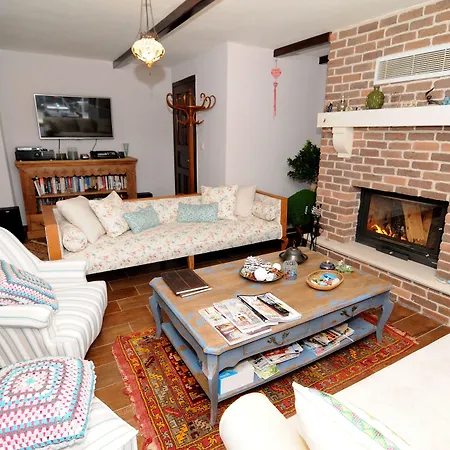 Beyaz Ev - Adult Only +15 3*