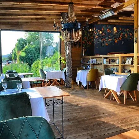 Beyaz Ev - Adult Only +15 Ağva