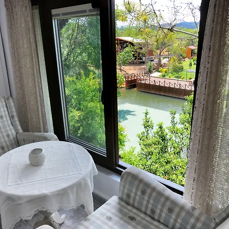 Beyaz Ev - Adult Only +15 Otel